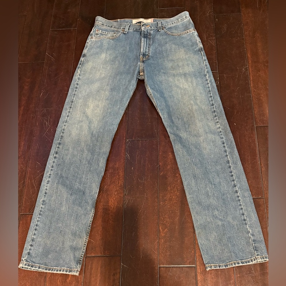 Vintage Levi’s 505 Regular Fit Medium Wash Straight Leg Jeans